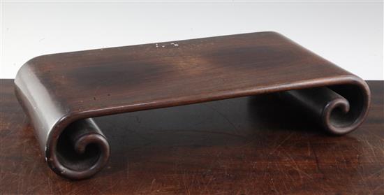 A Chinese rosewood (hongmu) scholars desk, 18th/19th century, 41.5cm